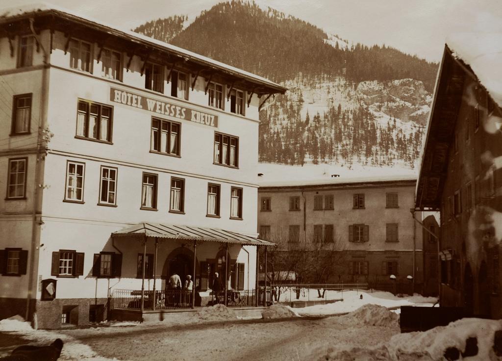 Hotel Weisses Kreuz Berguen Exterior photo