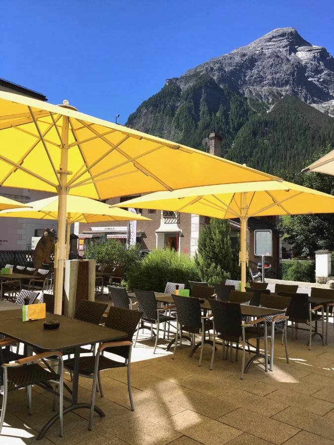 Hotel Weisses Kreuz Berguen Exterior photo