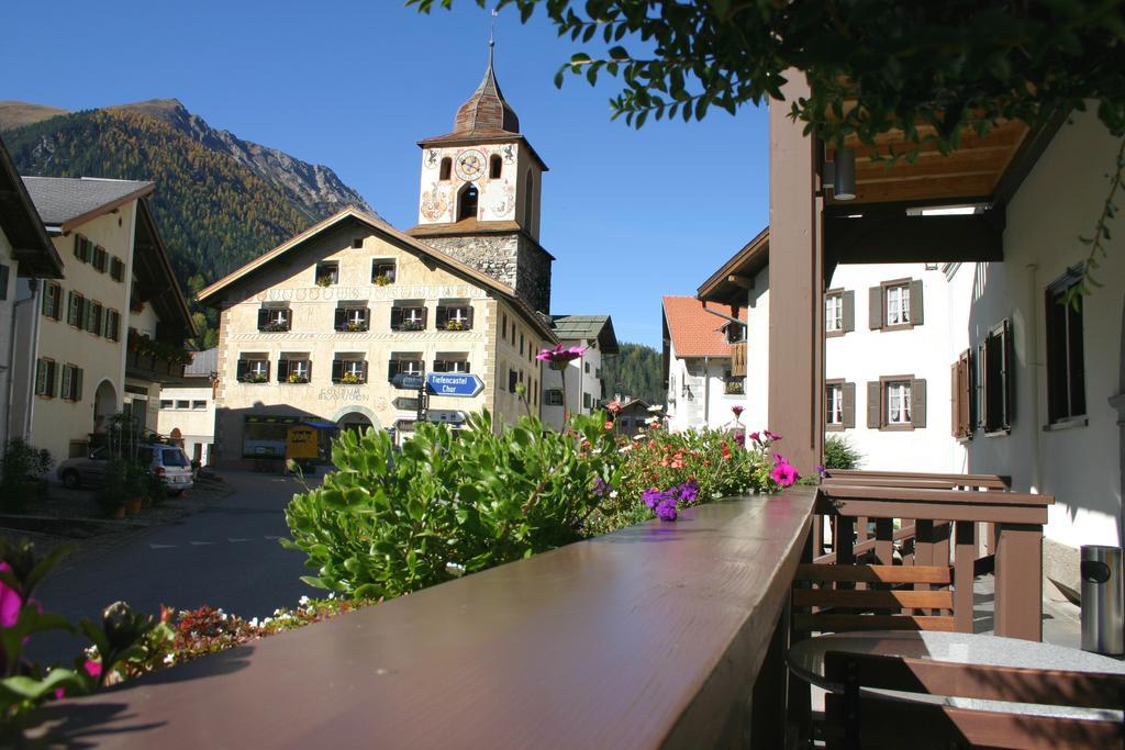 Hotel Weisses Kreuz Berguen Exterior photo