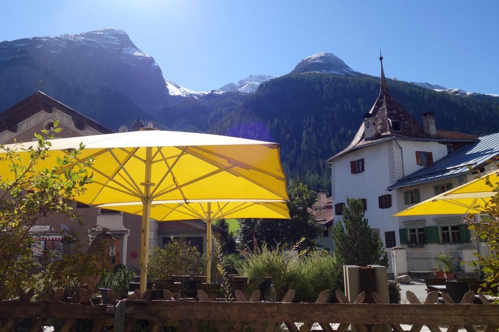 Hotel Weisses Kreuz Berguen Exterior photo